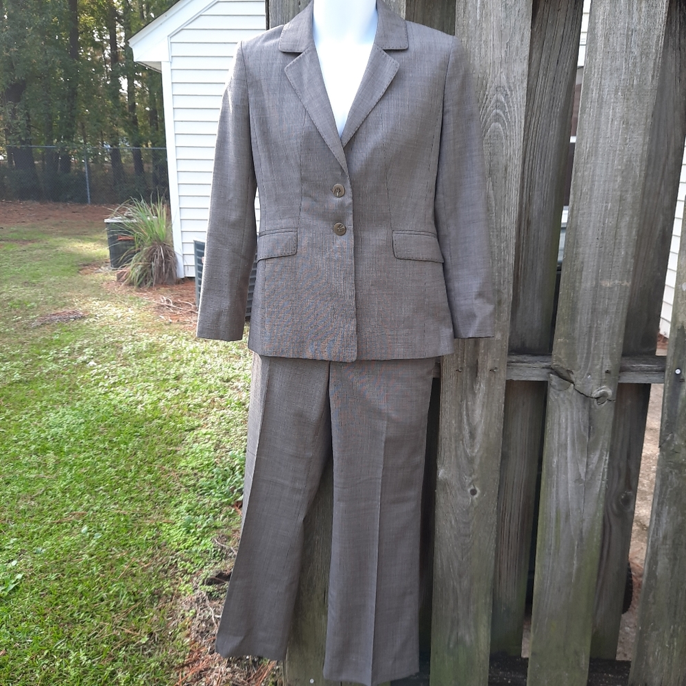 CLASSIQUES ENTIER Size 4 Blazer Gray Pant Suite
